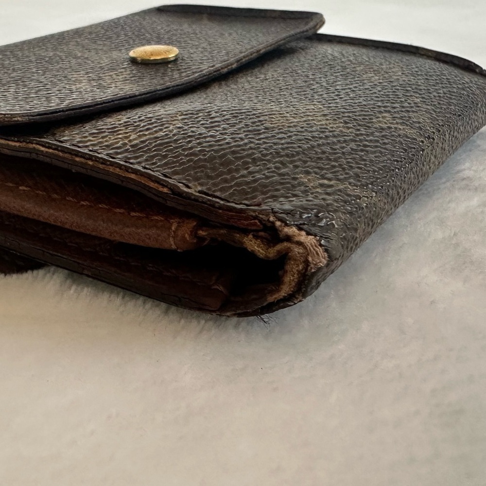 Louis Vuitton Monogram Wallet - Picture 3 of 11